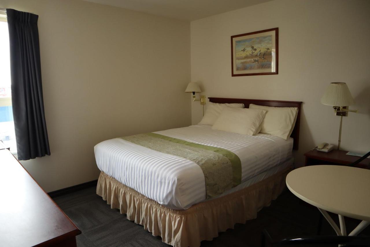 Destination Family Hotel Whitehorse Exterior photo